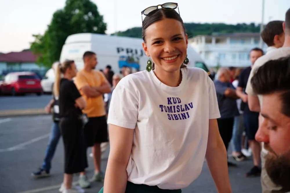 LJETO U SIBINJU: Brojna publika oduševljena nastupom KUD-ova i Slavonskih lola