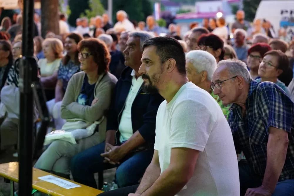 LJETO U SIBINJU: Brojna publika oduševljena nastupom KUD-ova i Slavonskih lola