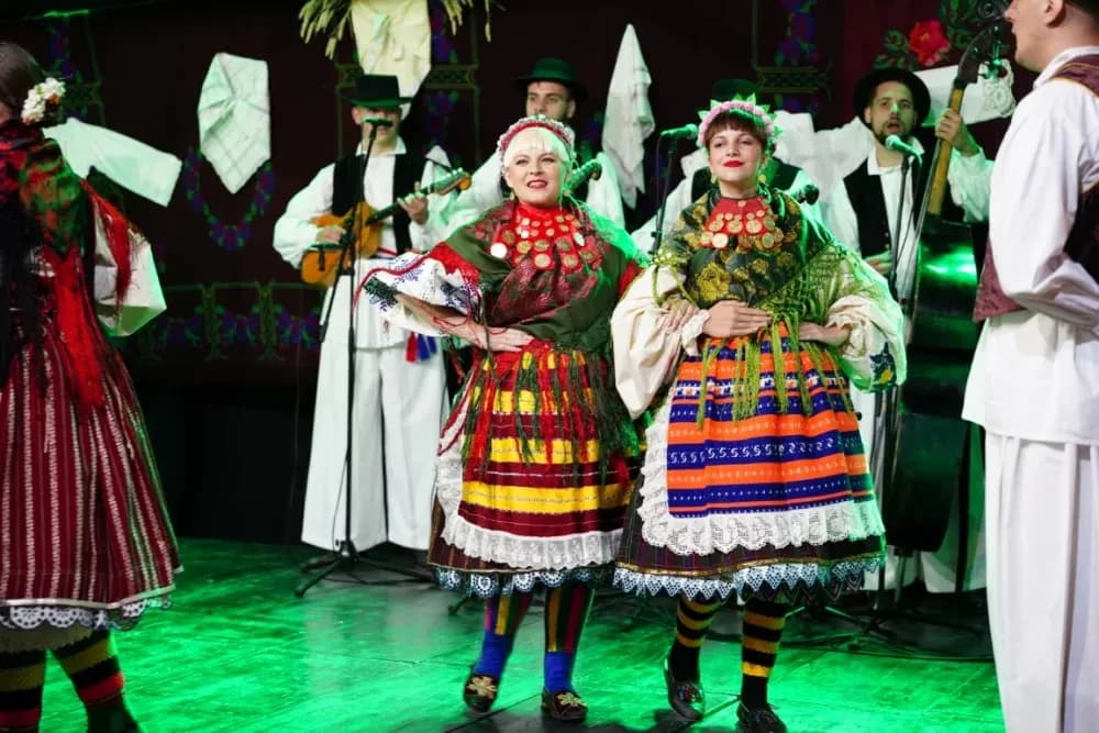 LJETO U SIBINJU: Brojna publika oduševljena nastupom KUD-ova i Slavonskih lola