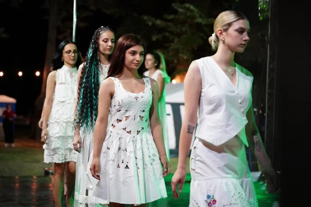 LJETO U SIBINJU: Brojna publika oduševljena nastupom KUD-ova i Slavonskih lola