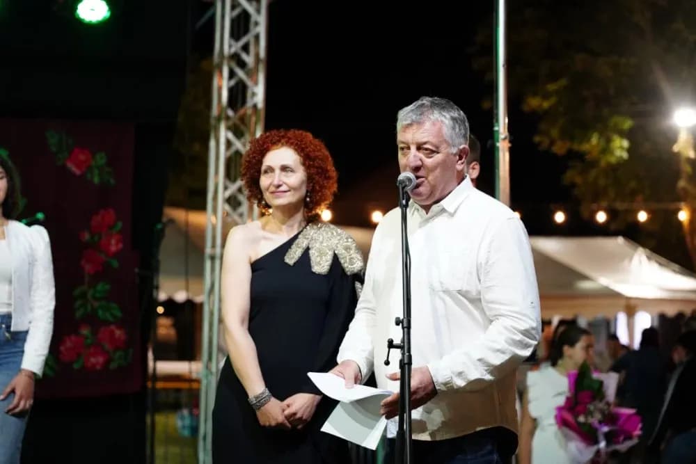 LJETO U SIBINJU: Brojna publika oduševljena nastupom KUD-ova i Slavonskih lola