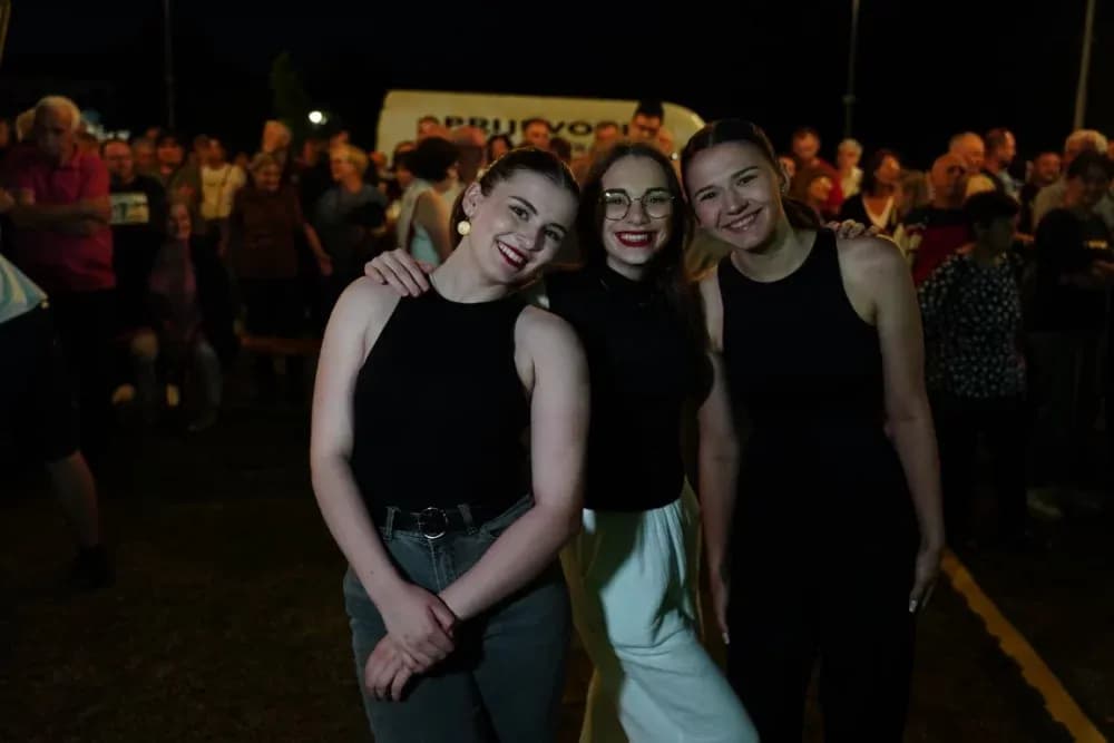 LJETO U SIBINJU: Brojna publika oduševljena nastupom KUD-ova i Slavonskih lola