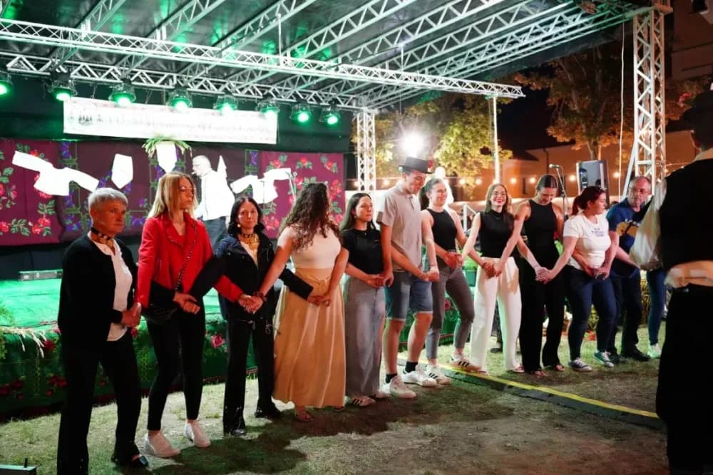 LJETO U SIBINJU: Brojna publika oduševljena nastupom KUD-ova i Slavonskih lola