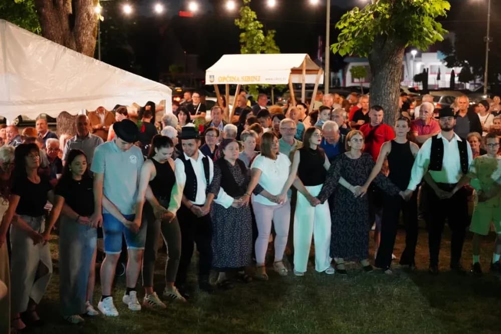 LJETO U SIBINJU: Brojna publika oduševljena nastupom KUD-ova i Slavonskih lola