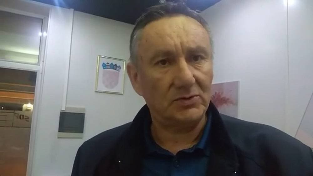 Povorka konjanika i konjskih zaprega ta članova kulturno-umjetničkih društava ulicama grada Pleternice