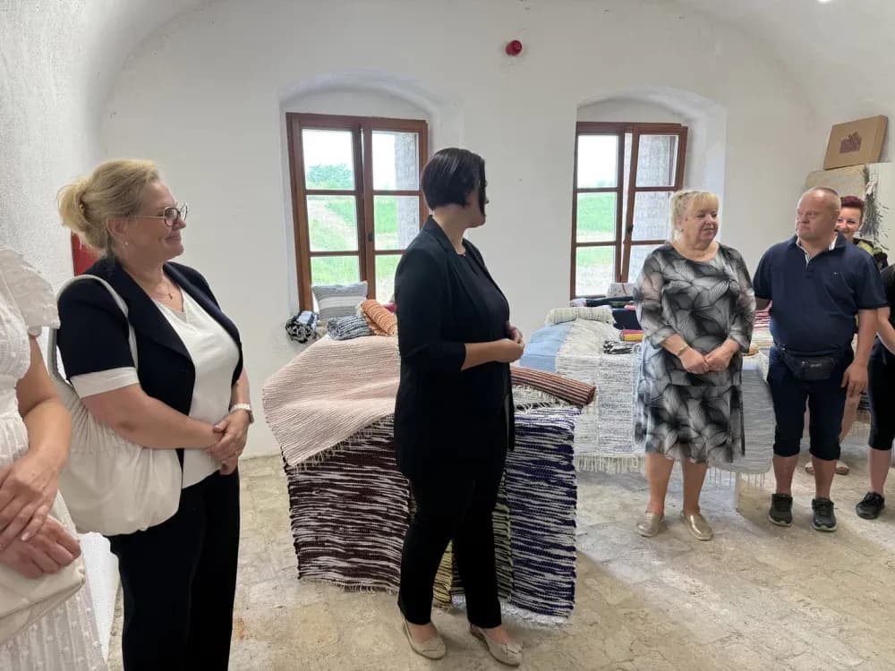 Održana Izložba tkanih tepiha projekta TEPIH: Snaga zajedništva, inkluzije i ekologije u Kući tambure