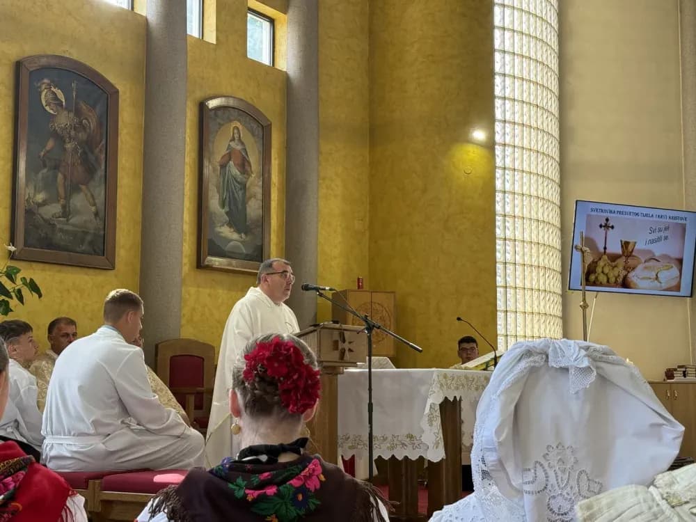 Svečano obilježeno Tijelovo u Slavonskom Brodu