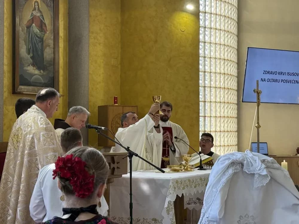 Svečano obilježeno Tijelovo u Slavonskom Brodu