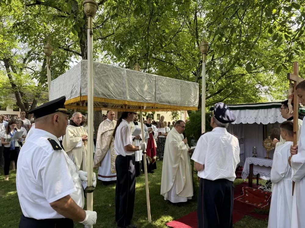 Svečano obilježeno Tijelovo u Slavonskom Brodu