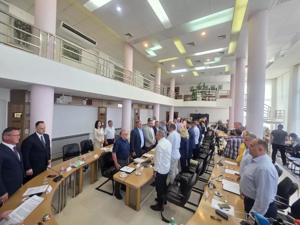 KONSTITUIRANA ŽUPANIJSKA SKUPŠTINA BPŽ U NOVOM SAZIVU: Novi stari predsjednik Pero Ćosić