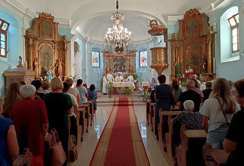 GUŽVA NA IVANJE U SIBINJU - ʼJe li vjera koju pokazujemo dolaskom na misu istinski djelotvorna?ʼ