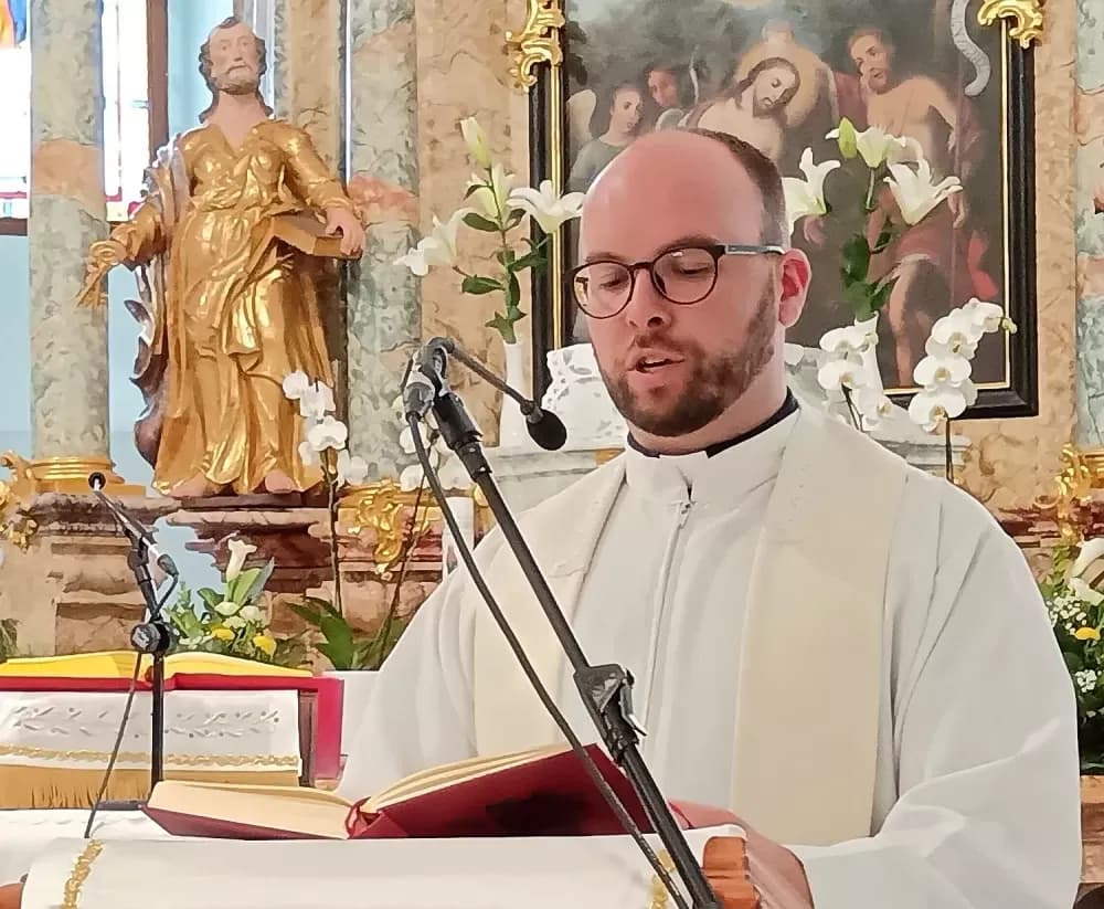GUŽVA NA IVANJE U SIBINJU - ʼJe li vjera koju pokazujemo dolaskom na misu istinski djelotvorna?ʼ
