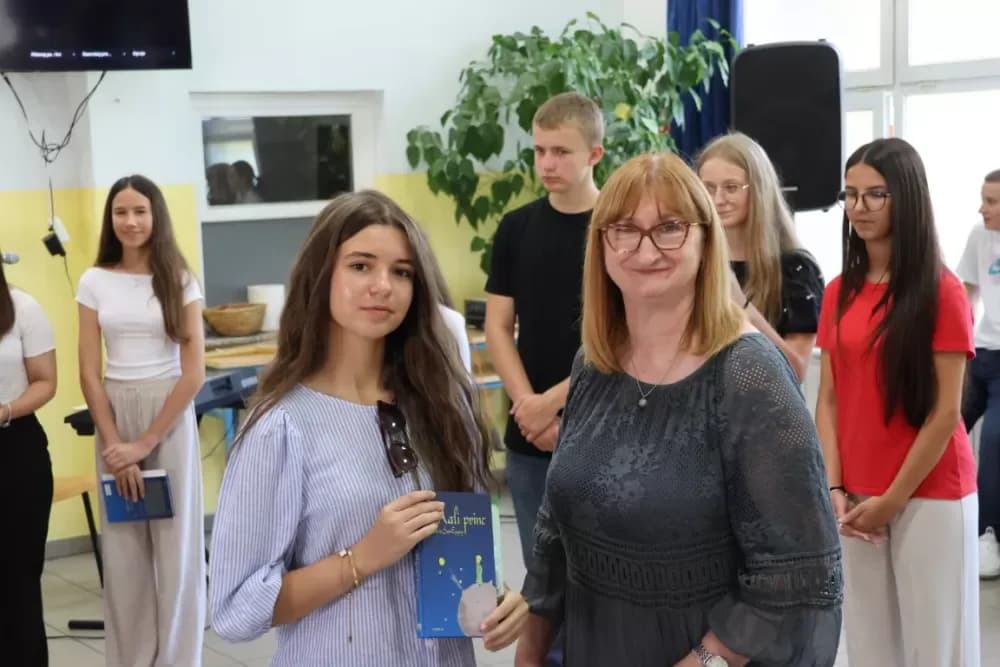 Općinski načelnik Bukovlja Igor Đaković uručio nagrade učenicima za izvrsnost na državnim i županijskim natjecanjima