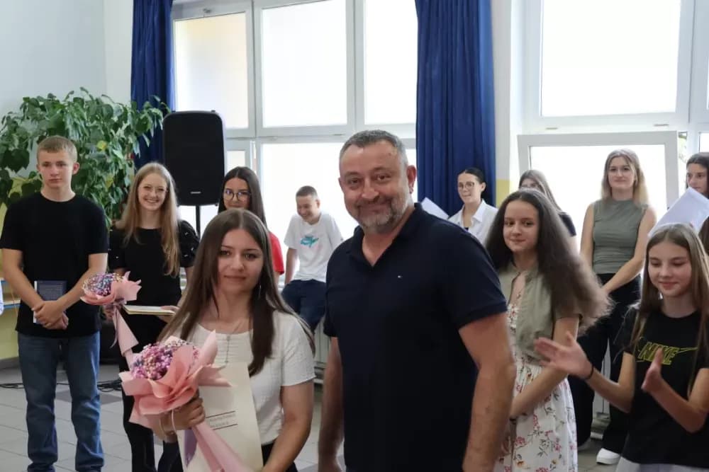 Općinski načelnik Bukovlja Igor Đaković uručio nagrade učenicima za izvrsnost na državnim i županijskim natjecanjima