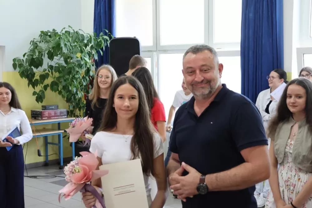 Općinski načelnik Bukovlja Igor Đaković uručio nagrade učenicima za izvrsnost na državnim i županijskim natjecanjima