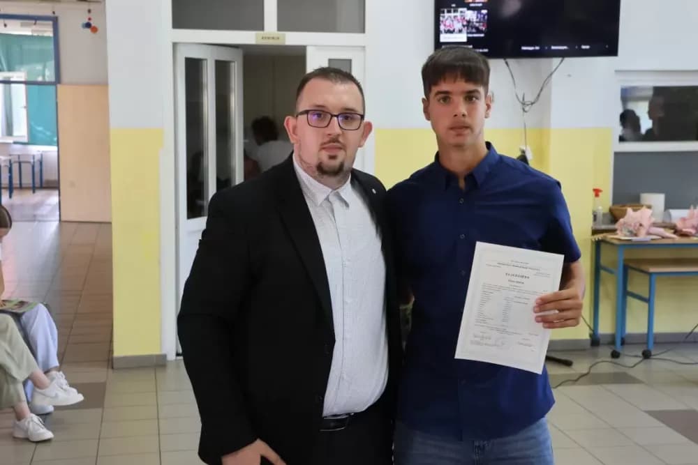 Općinski načelnik Bukovlja Igor Đaković uručio nagrade učenicima za izvrsnost na državnim i županijskim natjecanjima