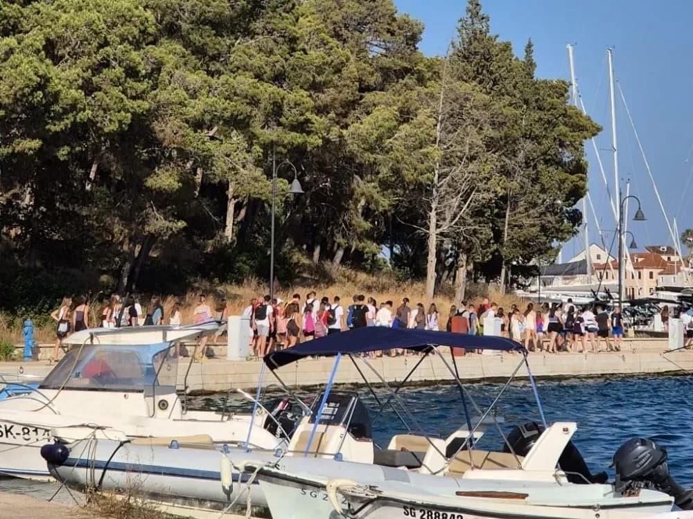 Ljetovanje za učenike iz Broda i okolice u punom jeku na otoku Hvaru