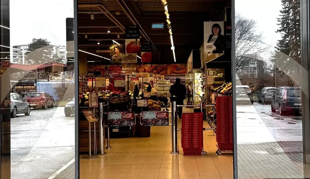 Spar mora platiti 173.000 eura kazne jer mu je brašno bilo prejeftino