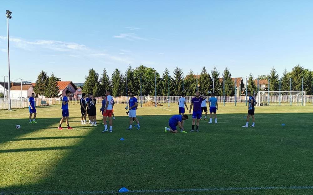 GRADSKI MUZEJ U POŽEGI:  Otvorena izložba likovnih minijatura sa 96 radova od 58 autora