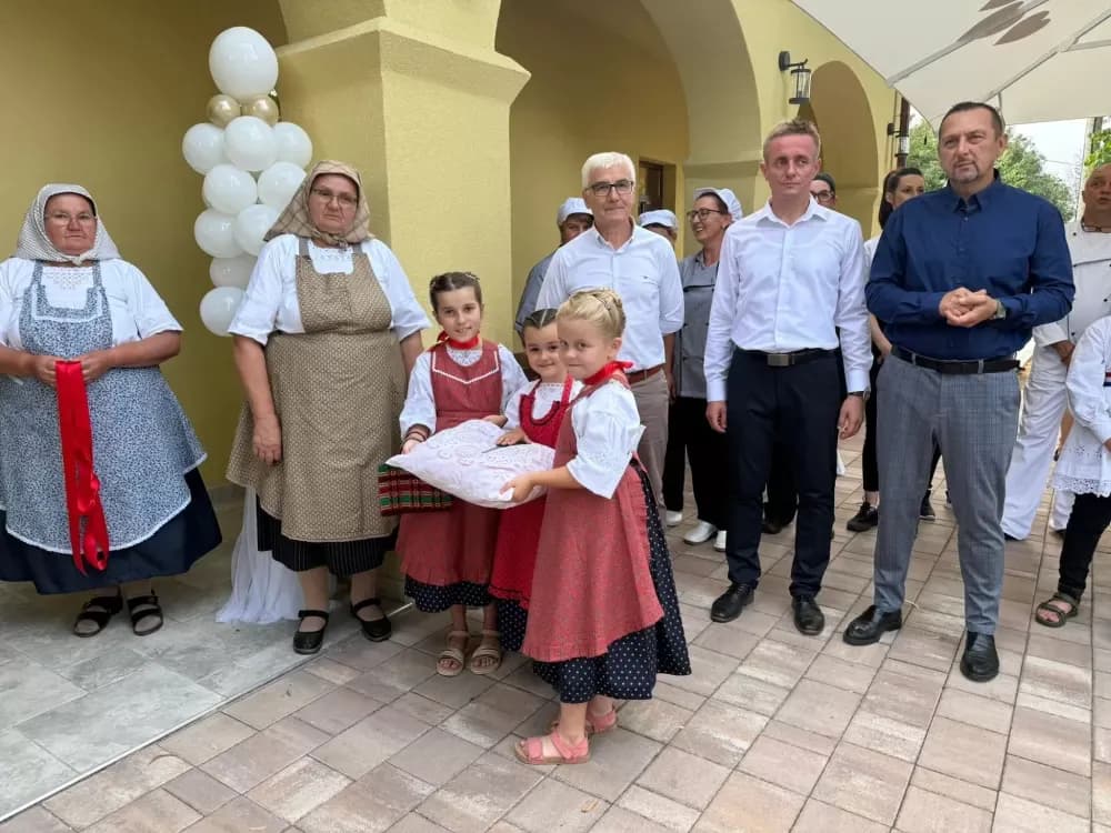 SIKIREVCI - Otvorena kušaonica tradicionalnih jela u slavonskom selu: ʼČetvero zaposlenih vratilo se iz Austrijeʼ