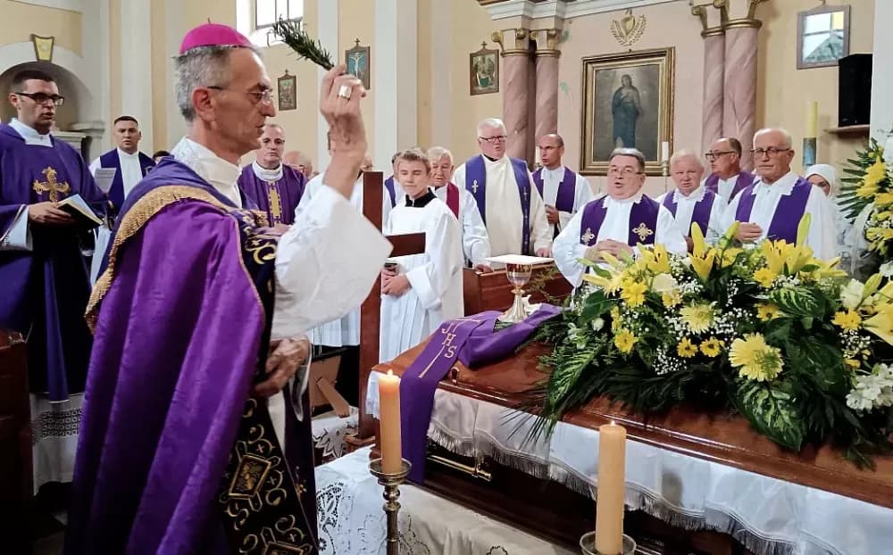 ODVORCI: Oproštaj od vlč. Josipa Kalmara, čovjeka i svećenika kojega se neće tek tako zaboraviti