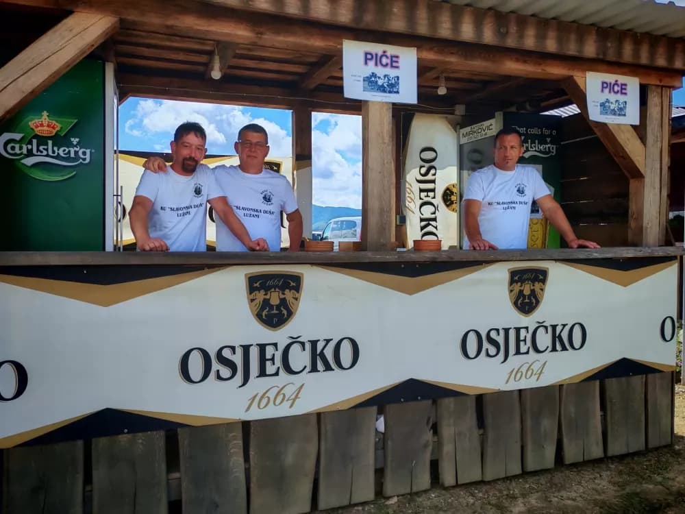 ʼNe idem iz Slavonijeʼ - tradicionalna manifestacija u Lužanima koja je okupila zaljubljenike u konje, slavonsku baštinu i običaje