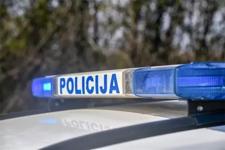 U nekoliko minuta prouzrokovao dvije prometne nesreće