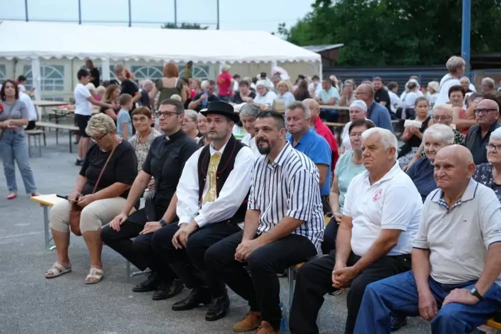 Više od tisuću pečenjaka skuhano na 17. Kukuruzijadi u Donjim Andrijevcima