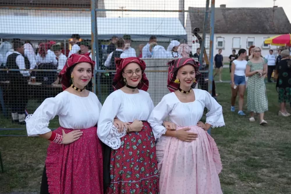 Više od tisuću pečenjaka skuhano na 17. Kukuruzijadi u Donjim Andrijevcima