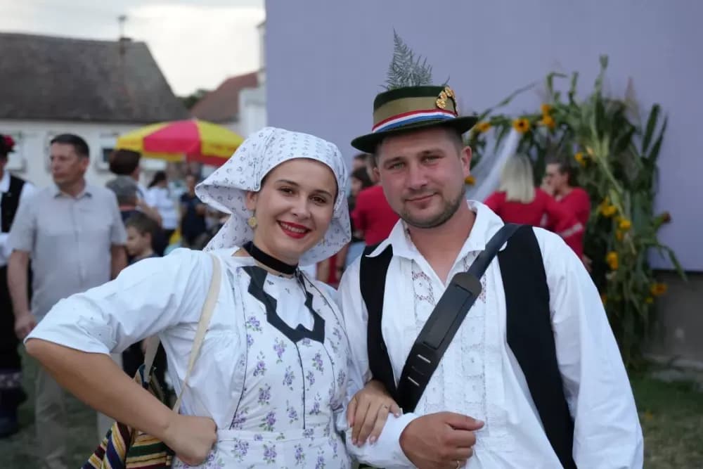Više od tisuću pečenjaka skuhano na 17. Kukuruzijadi u Donjim Andrijevcima