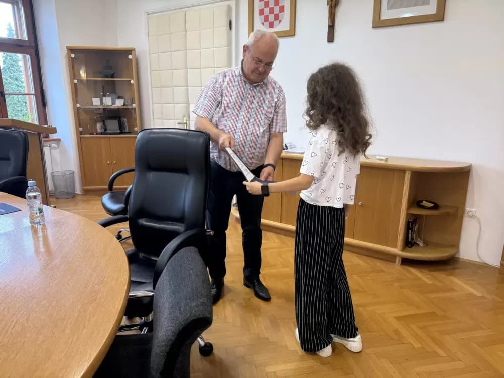 Gradonačelnik Duspara primio mlade šahovske prvake: Elenu Kauk, Blagu Martinovića i Josipu Gašparac