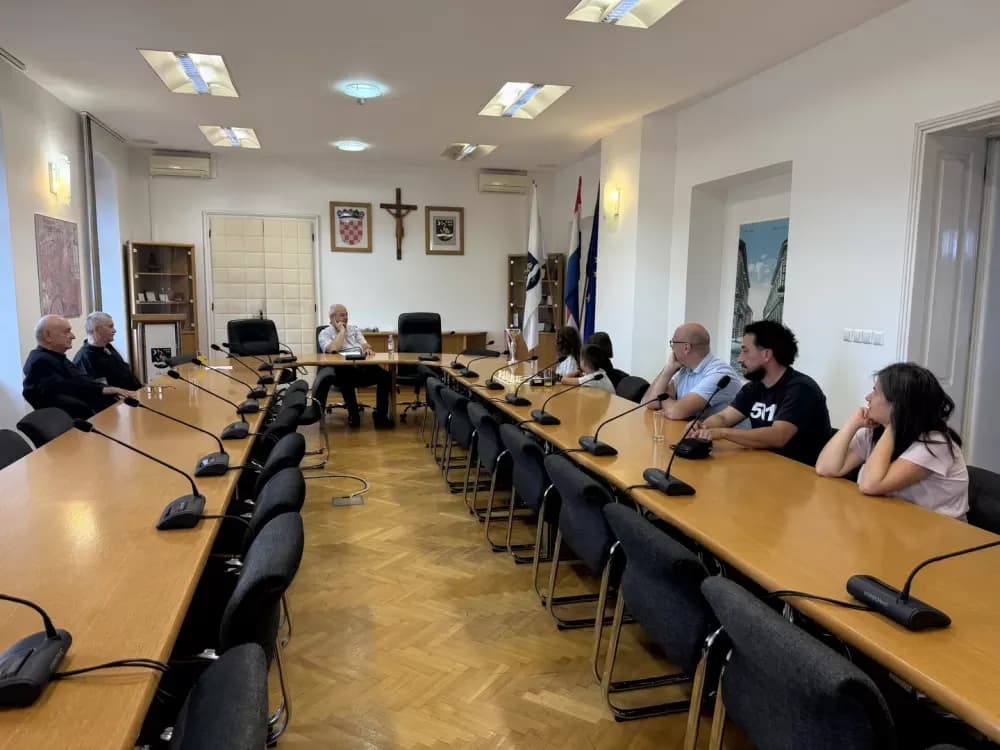 Gradonačelnik Duspara primio mlade šahovske prvake: Elenu Kauk, Blagu Martinovića i Josipu Gašparac