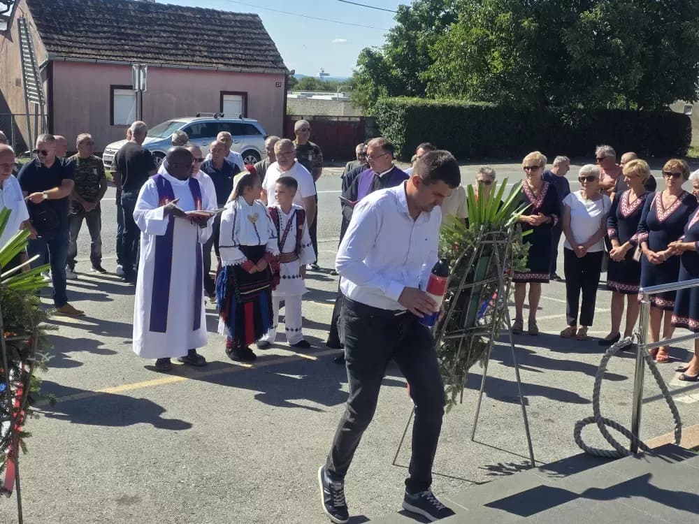 Povodom 30. obljetnice „Oluje“ u Bukovlju odana dužna počast svim poginulim hrvatskim braniteljima