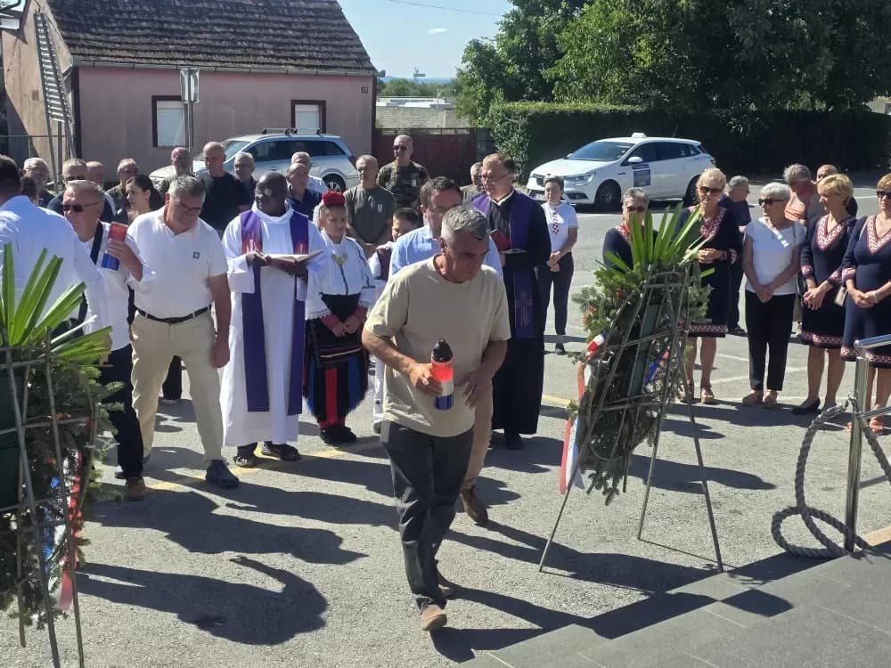 Povodom 30. obljetnice „Oluje“ u Bukovlju odana dužna počast svim poginulim hrvatskim braniteljima