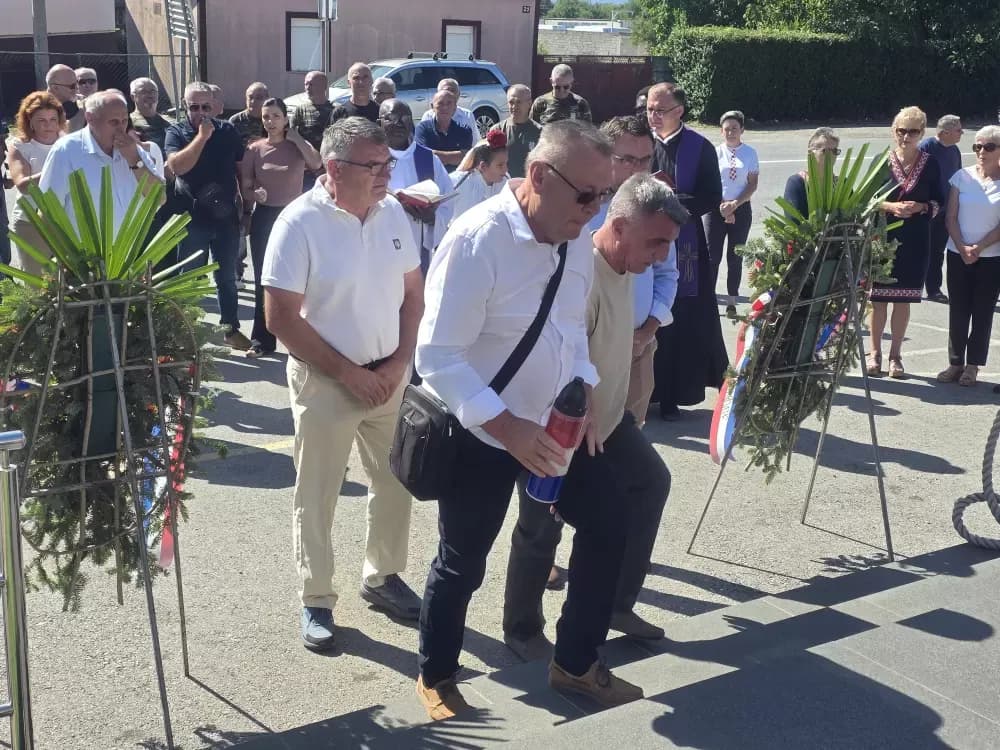 Povodom 30. obljetnice „Oluje“ u Bukovlju odana dužna počast svim poginulim hrvatskim braniteljima