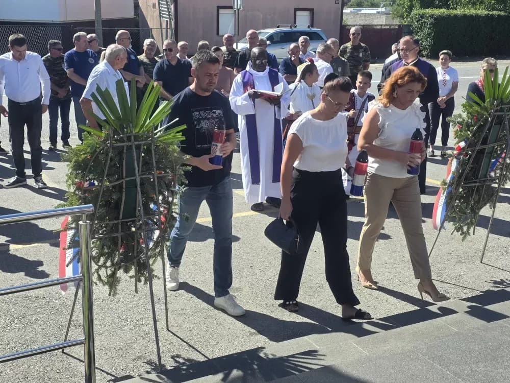 Povodom 30. obljetnice „Oluje“ u Bukovlju odana dužna počast svim poginulim hrvatskim braniteljima