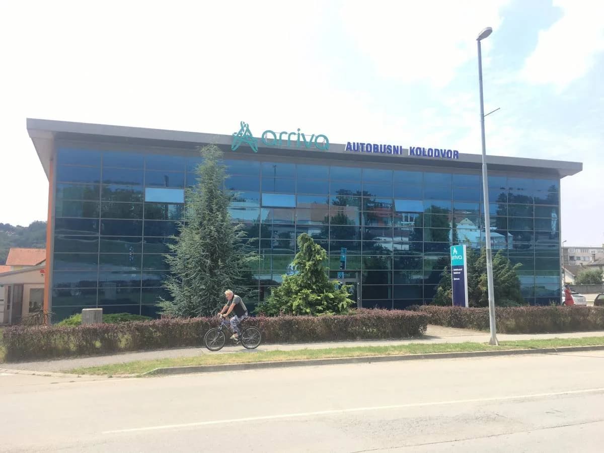 Uz čitanje imena čija se nalaze na Spomeniku odana počast za sve poginule i pale branitelje