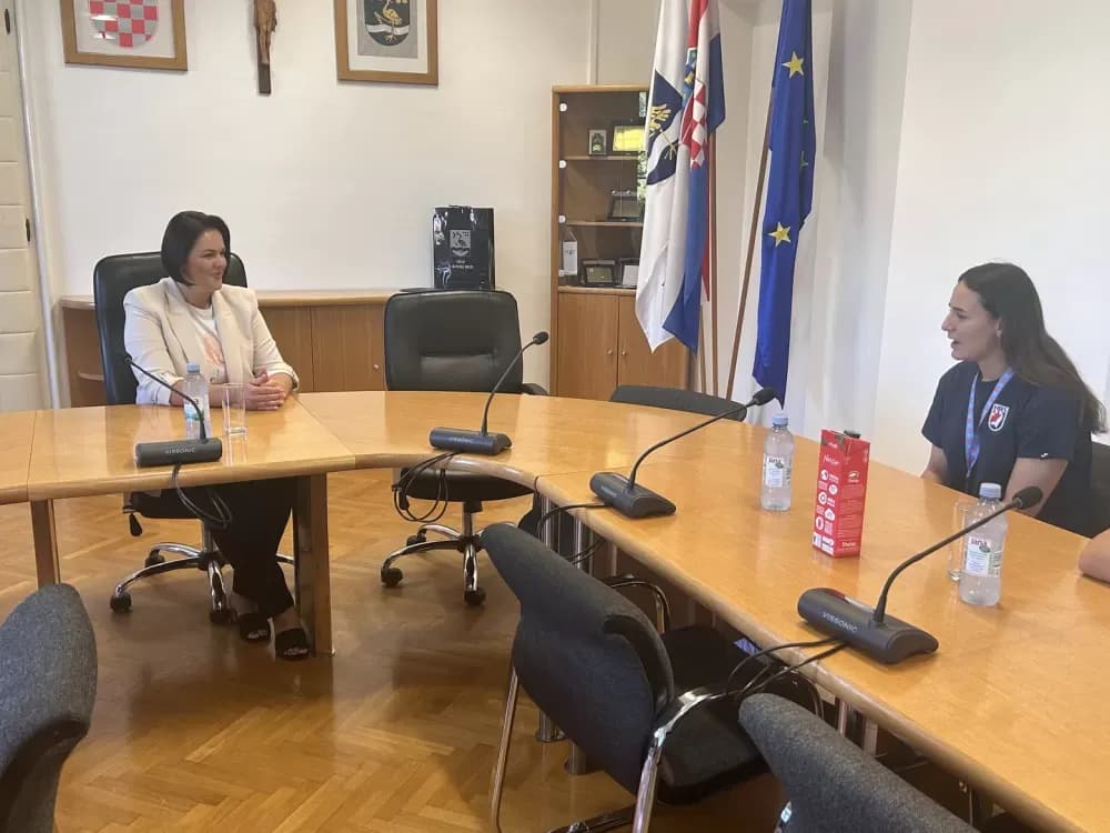 Nika Batinić svečano primljena u Gradskoj upravi nakon osvajanja europskog srebra