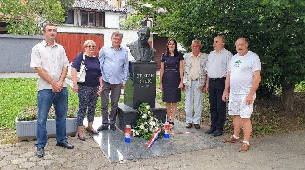 /FOTOGALERIJA/ Hodočasnički hod više od 500 pješaka prema Biskupijskom marijanskom svetištu Voćin