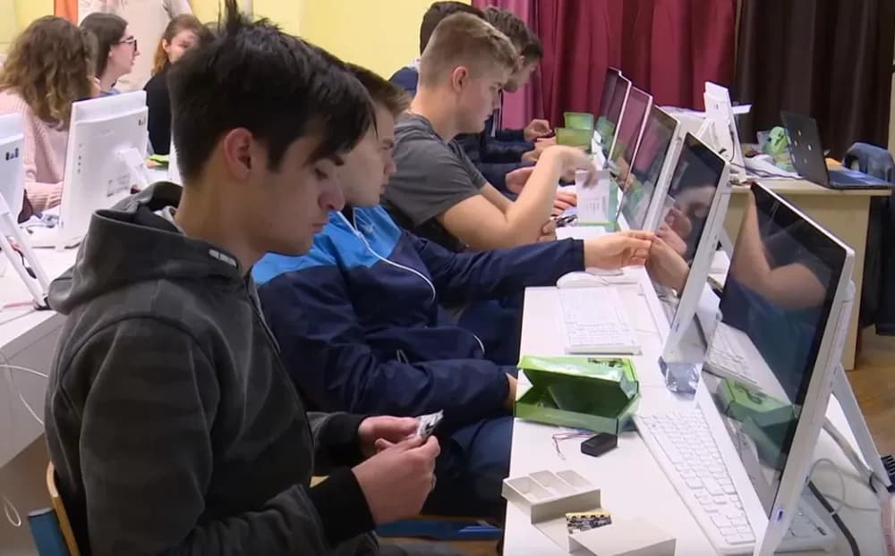 POČINJU JESENSKI ROKOVI - Koliko još slobodnih mjesta ima za upis u 1. razred srednje škole?