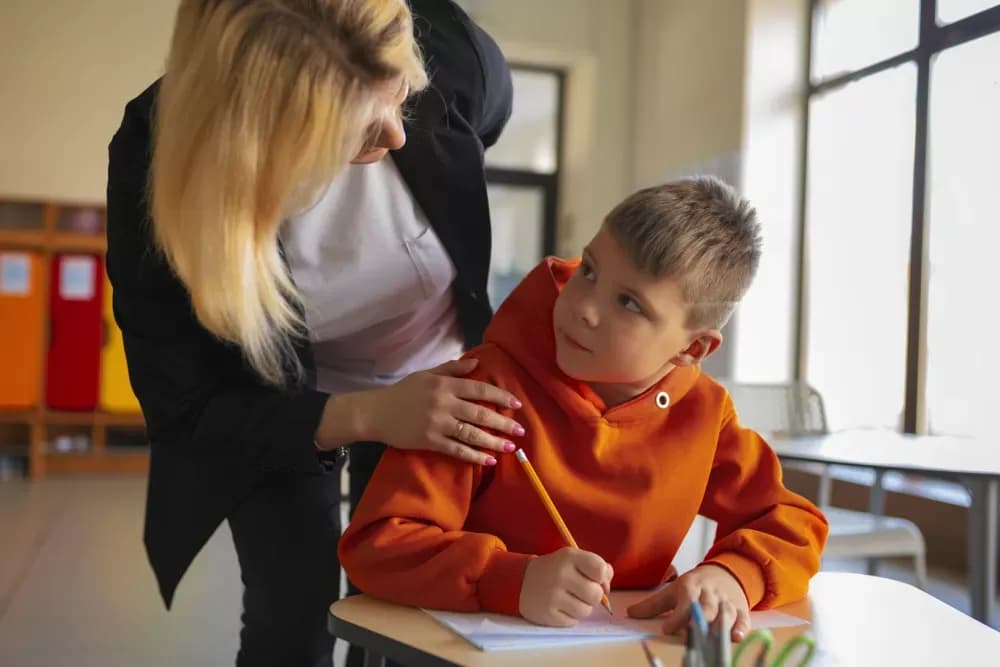 Postanite pomoćnik u nastavi i pružite podršku djetetu kojem je najpotrebnija