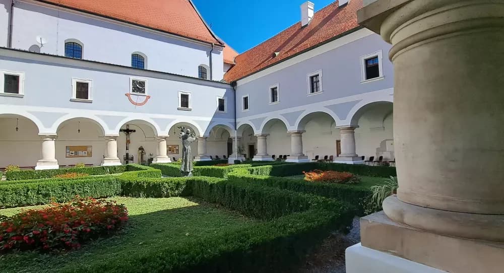 Nastavljeni radovi na obnovi franjevačke crkve i samostana u Slavonskom Brodu