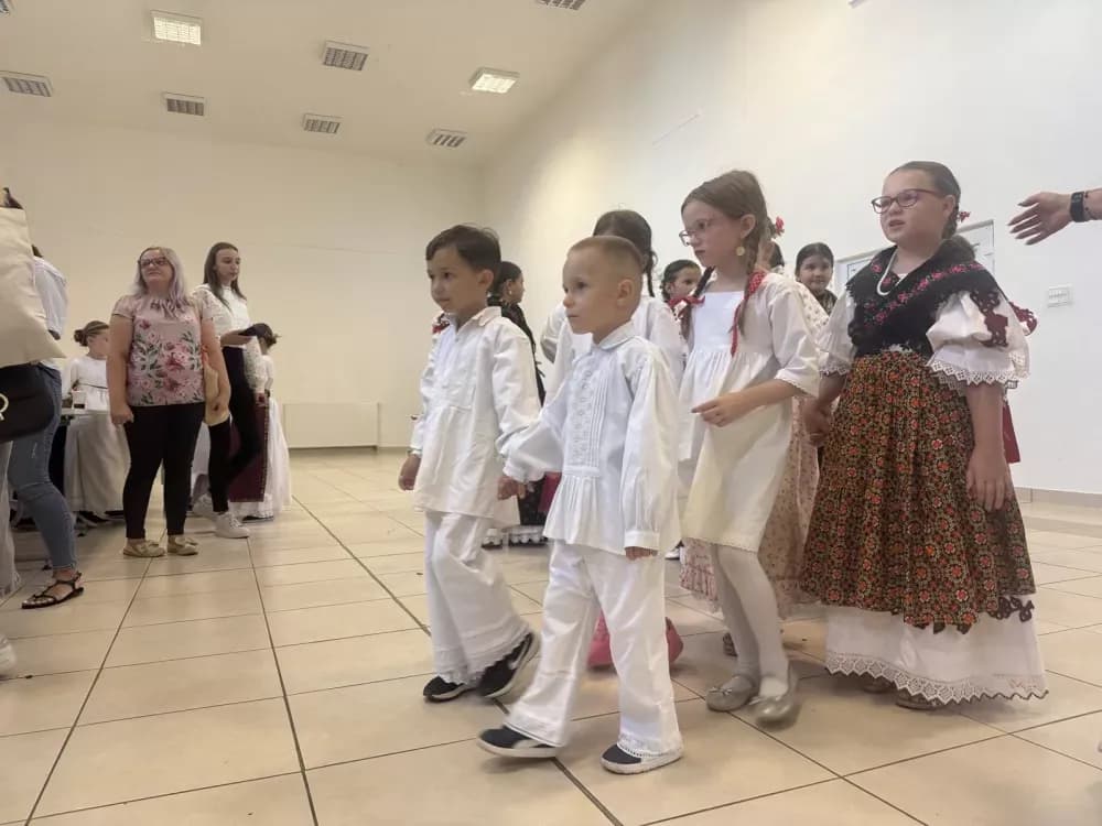 (FOTOGALERIJA) 2. Dječja folklorna manifestacija:  Mladi čuvari tradicije ponosno predstavljali tradiciju svoga kraja