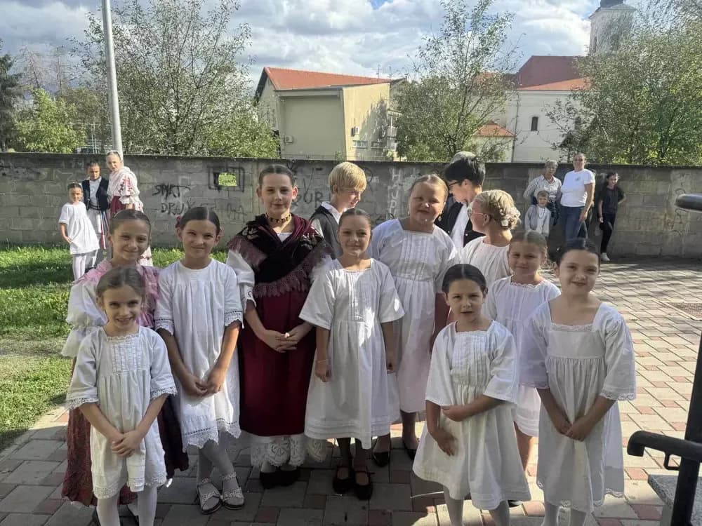 (FOTOGALERIJA) 2. Dječja folklorna manifestacija:  Mladi čuvari tradicije ponosno predstavljali tradiciju svoga kraja
