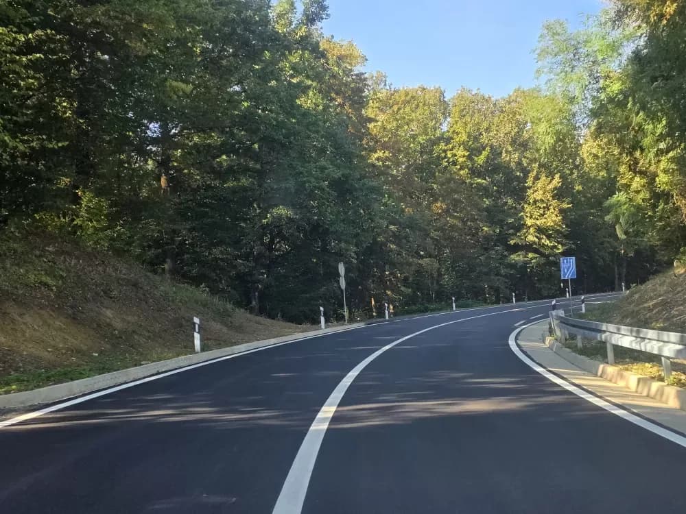 Radovi na rekonsgtukciji prometnice nako 2,5 godine završeni: Srediniom rujna otvara se cesta Rešetari – Baćin dol