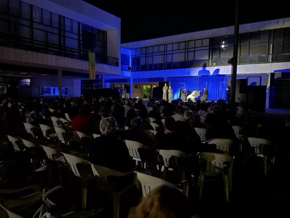 Uspješno otvoren 18. Festival amaterskih kazališta – Prva večer obilježena izvedbom predstave „Narikače“