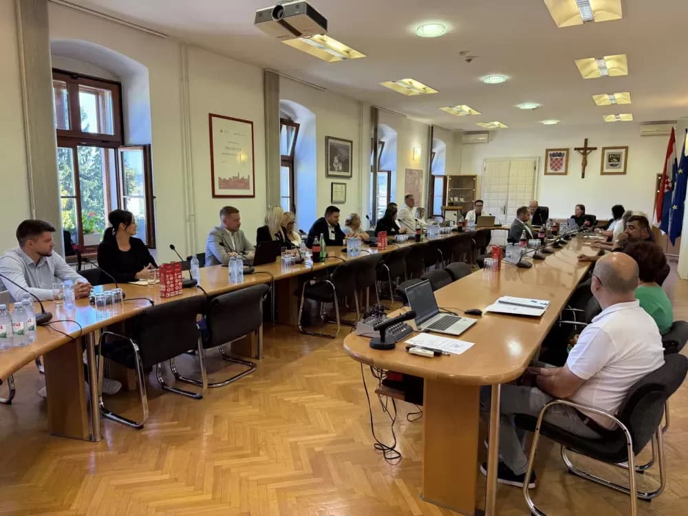 Održana 3. Izvanredna sjednica Gradskog vijeća Grada Slavonskog Broda - donesene statusne promjene ustanova dječjih vrtića