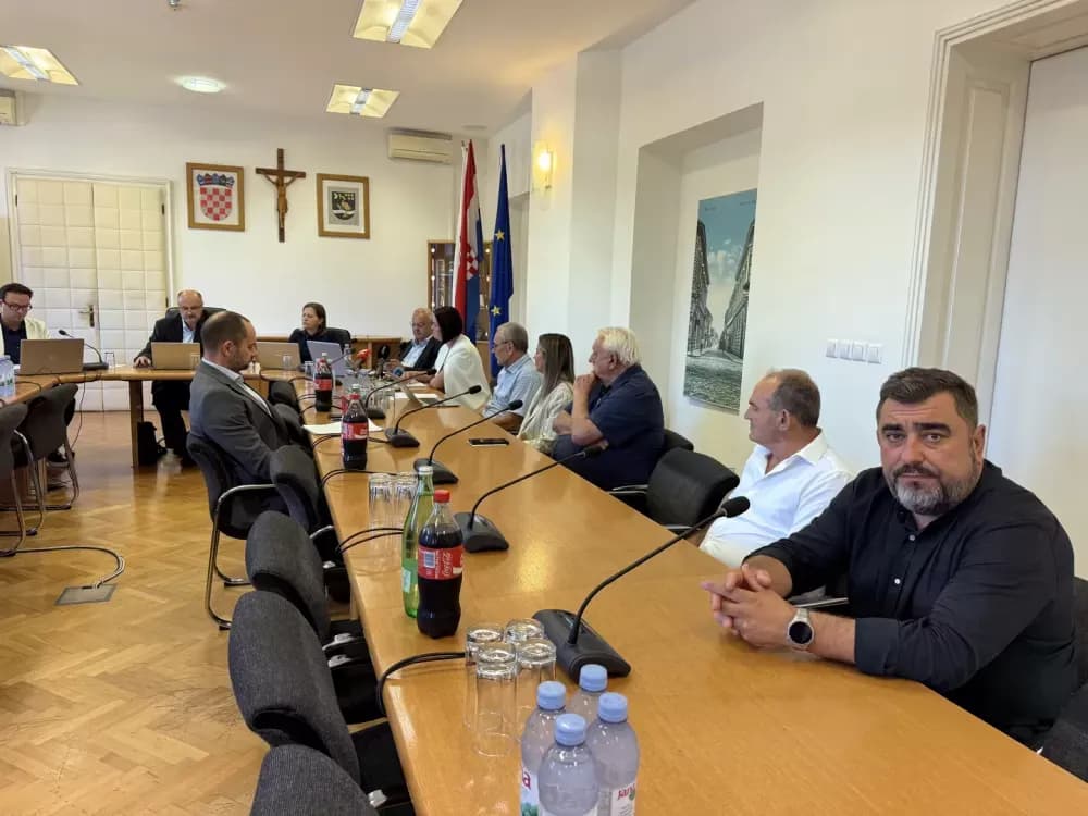 Održana 3. Izvanredna sjednica Gradskog vijeća Grada Slavonskog Broda - donesene statusne promjene ustanova dječjih vrtića