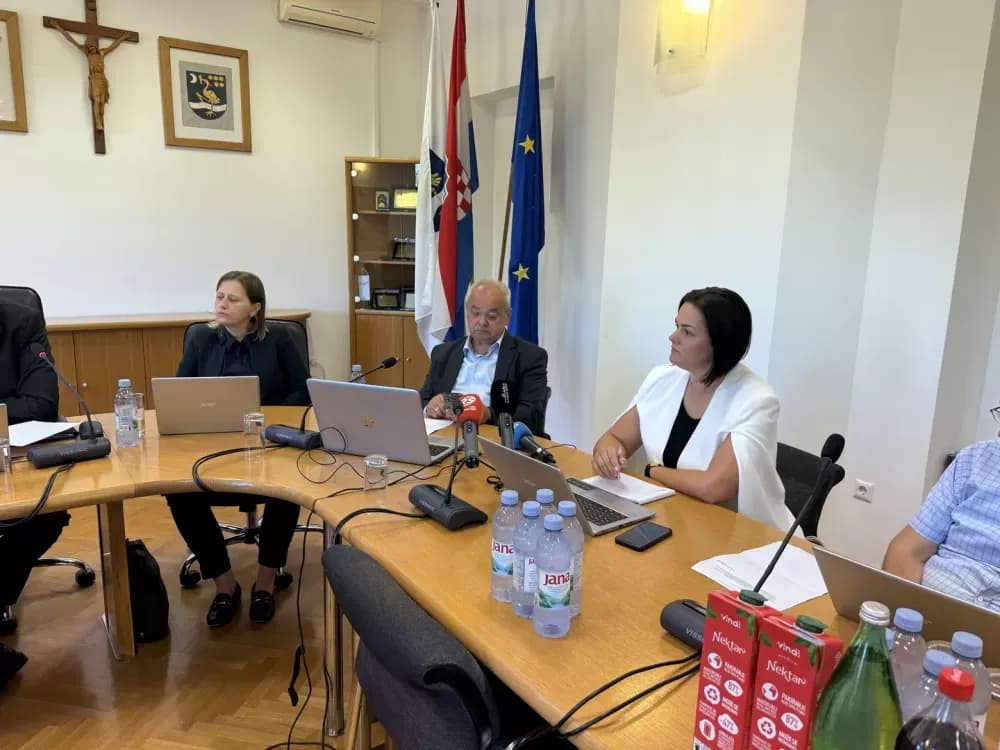 Održana 3. Izvanredna sjednica Gradskog vijeća Grada Slavonskog Broda - donesene statusne promjene ustanova dječjih vrtića