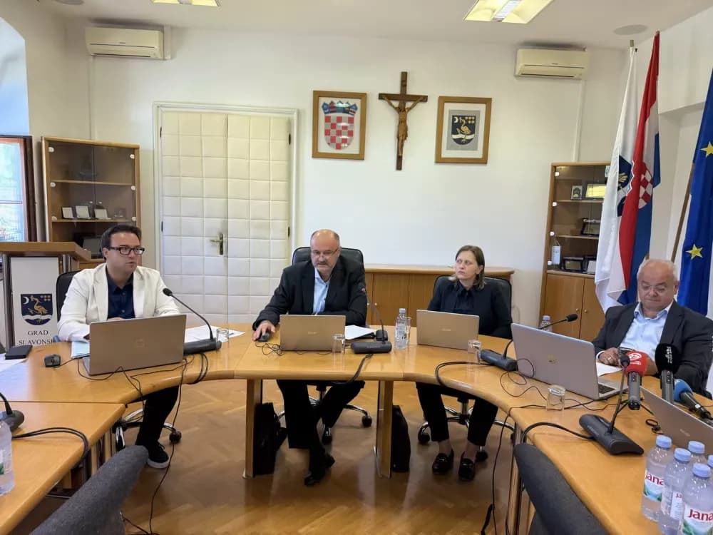 Održana 3. Izvanredna sjednica Gradskog vijeća Grada Slavonskog Broda - donesene statusne promjene ustanova dječjih vrtića